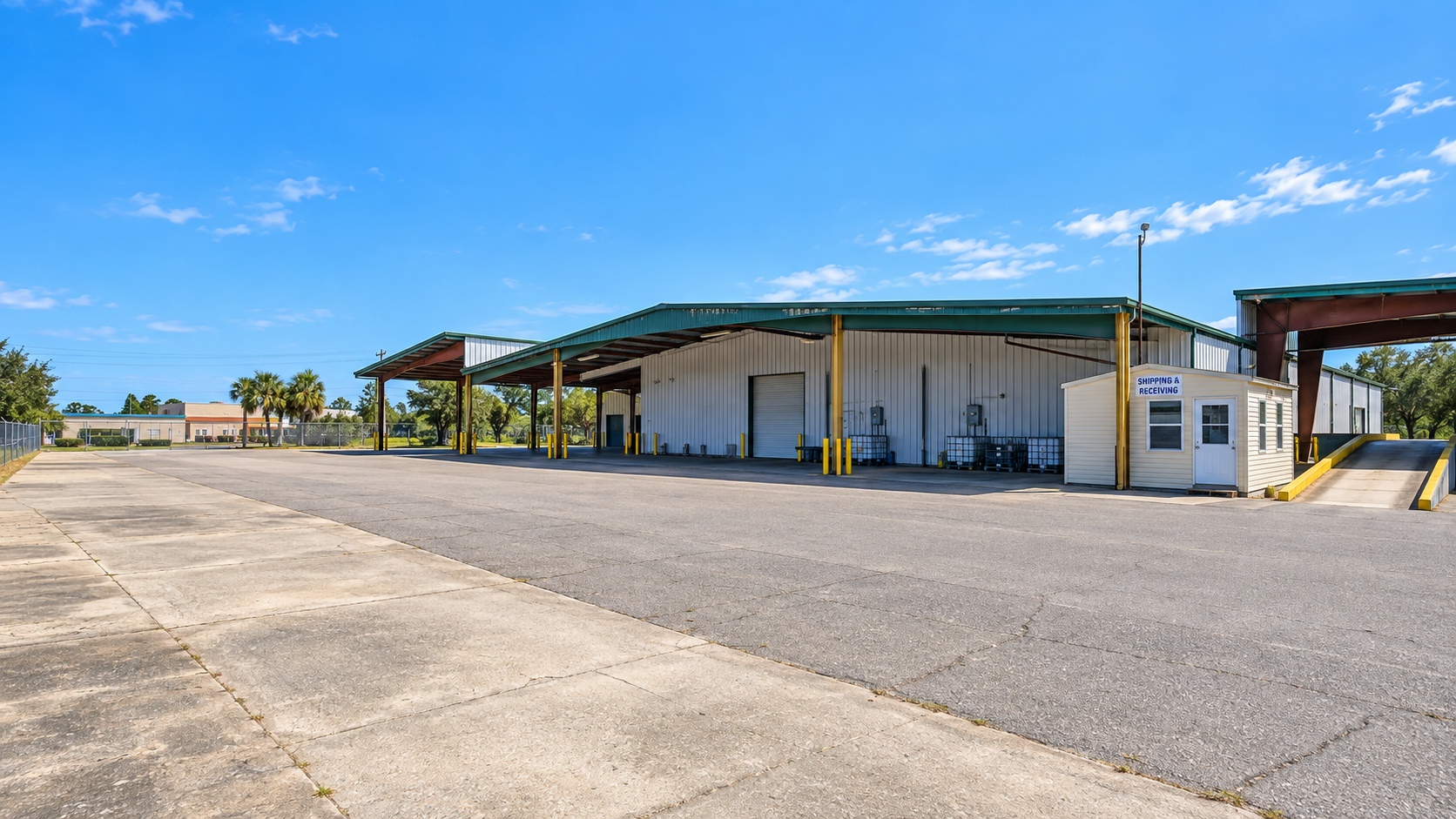 Lake Wales commercial warehouse with paved yard and truck access